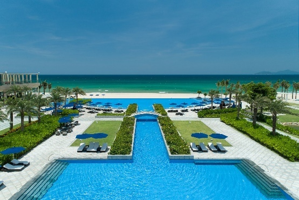 Ốc Thanh Vân check-in hồ bơi vô cực dài nhất Đà Nẵng - 1