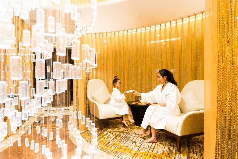 Ốc Thanh Vân check-in hồ bơi vô cực dài nhất Đà Nẵng - 5