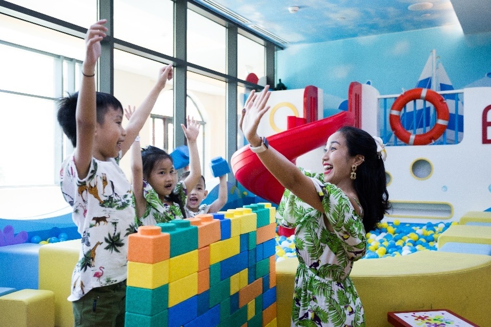 Ốc Thanh Vân check-in hồ bơi vô cực dài nhất Đà Nẵng - 6