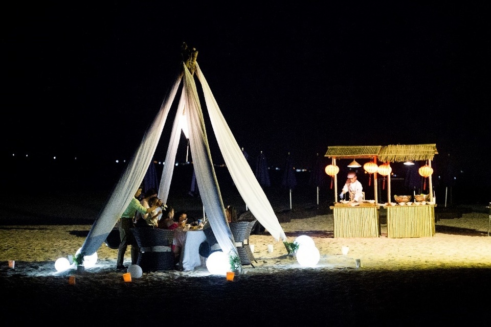 Ốc Thanh Vân check-in hồ bơi vô cực dài nhất Đà Nẵng - 7