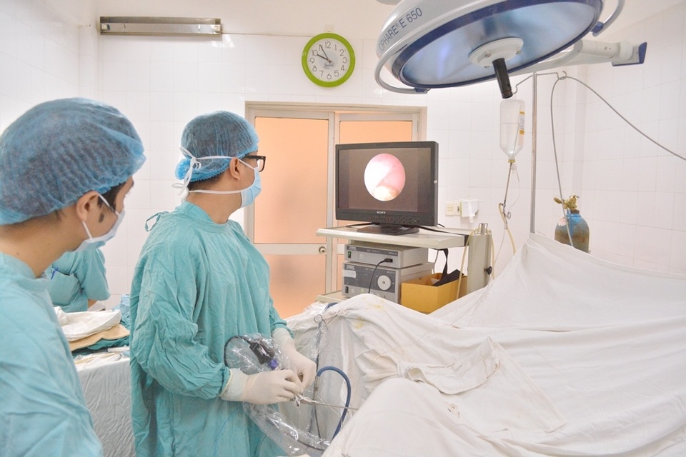 Cứu sống bệnh nhân bị sốc nhiễm khuẩn nặng đe dọa tử vong - 2 Cứu sống bệnh nhân bị sốc nhiễm khuẩn nặng đe dọa tử vong - 2