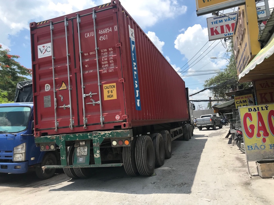 Con đường đau khổ ở TP. HCM: Đường cấm mà xe ben vô tư chạy! - 3 Con đường đau khổ ở TP. HCM: Đường cấm mà xe ben vô tư chạy! - 3