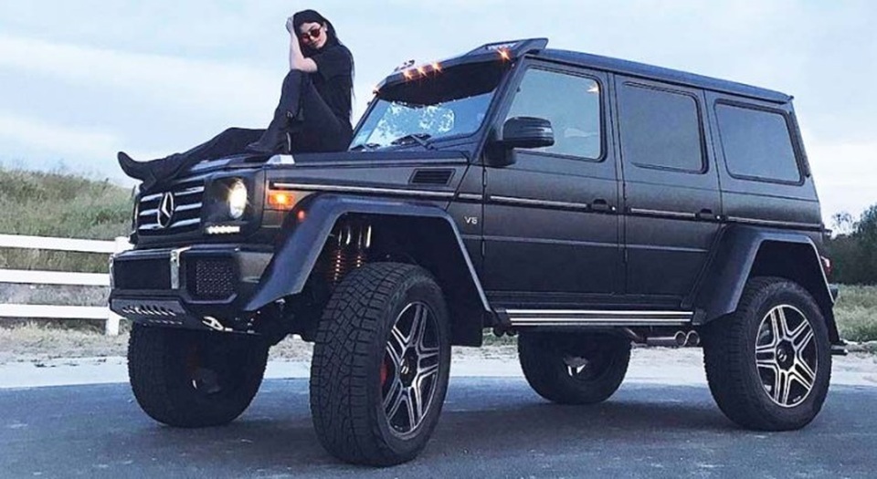 Dàn siêu xe ấn tượng của Kylie Jenner - 5