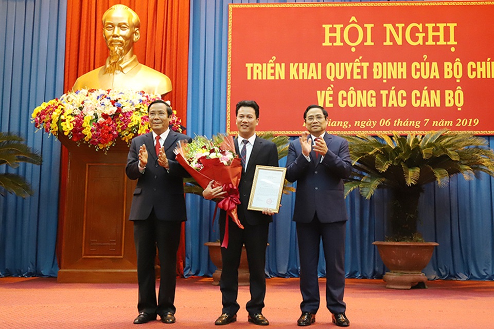 Chủ tịch UBND tỉnh Hà Tĩnh được điều động giữ chức Bí thư Tỉnh ủy Hà Giang - 2 Chủ tịch UBND tỉnh Hà Tĩnh được điều động giữ chức Bí thư Tỉnh ủy Hà Giang - 2