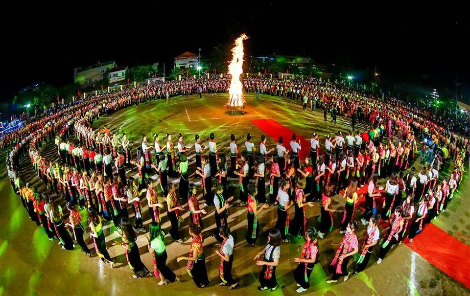 Vẻ đẹp đất và người qua liên hoan ảnh nghệ thuật khu vực miền núi phía Bắc - 3 Vẻ đẹp đất và người qua liên hoan ảnh nghệ thuật khu vực miền núi phía Bắc - 3