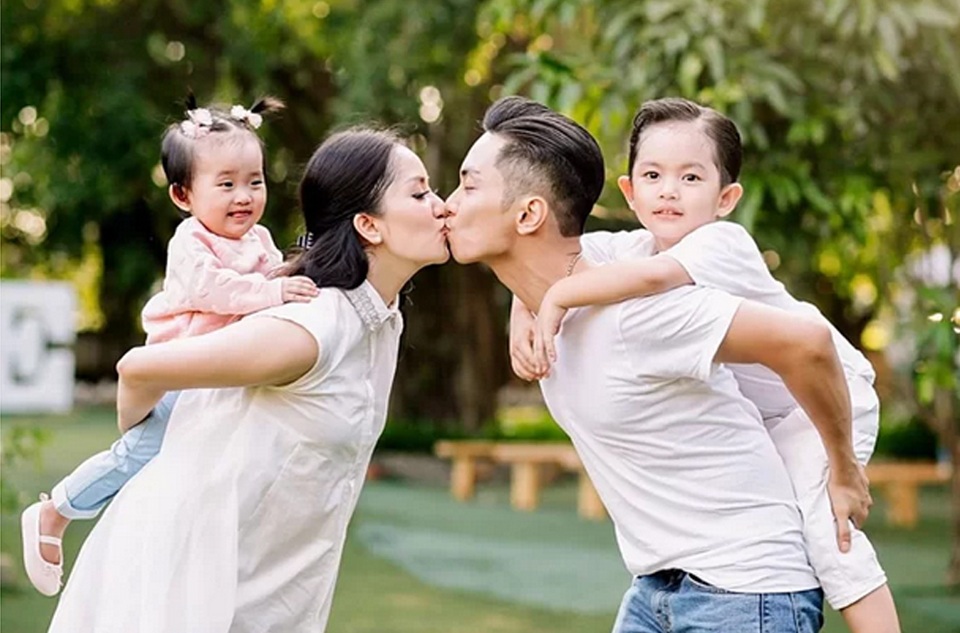 Tuấn Hưng, Phan Hiển khoe ảnh hôn vợ - 2 Tuấn Hưng, Phan Hiển khoe ảnh hôn vợ - 2