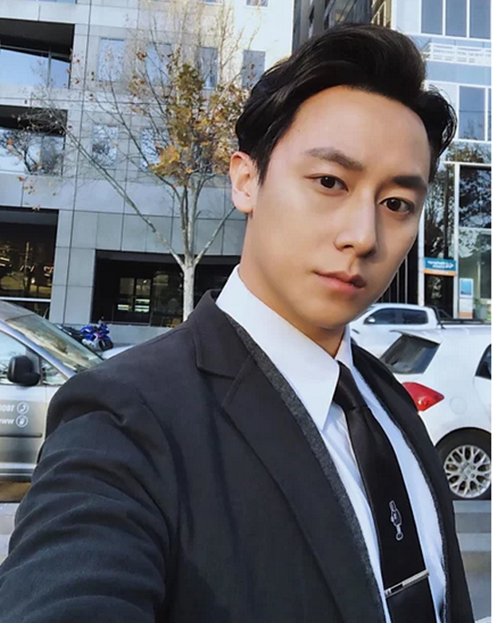 Tuấn Hưng, Phan Hiển khoe ảnh hôn vợ - 11 Tuấn Hưng, Phan Hiển khoe ảnh hôn vợ - 11