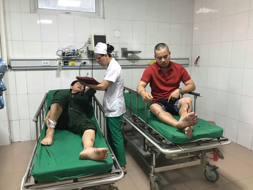 Vụ xe du lịch gặp nạn: Chuyển nạn nhân ra Hà Nội để tiếp tục chữa trị - 4 Vụ xe du lịch gặp nạn: Chuyển nạn nhân ra Hà Nội để tiếp tục chữa trị - 4