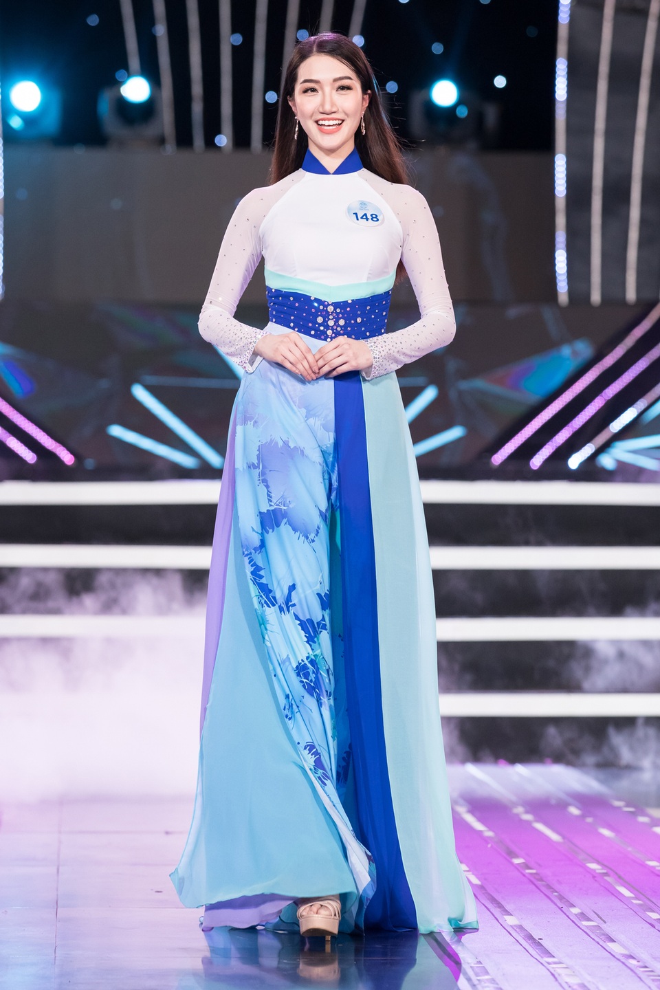 Bạn gái Trọng Đại khóc như mưa khi bị loại khỏi Miss World Việt Nam 2019 - 4 Bạn gái Trọng Đại khóc như mưa khi bị loại khỏi Miss World Việt Nam 2019 - 4