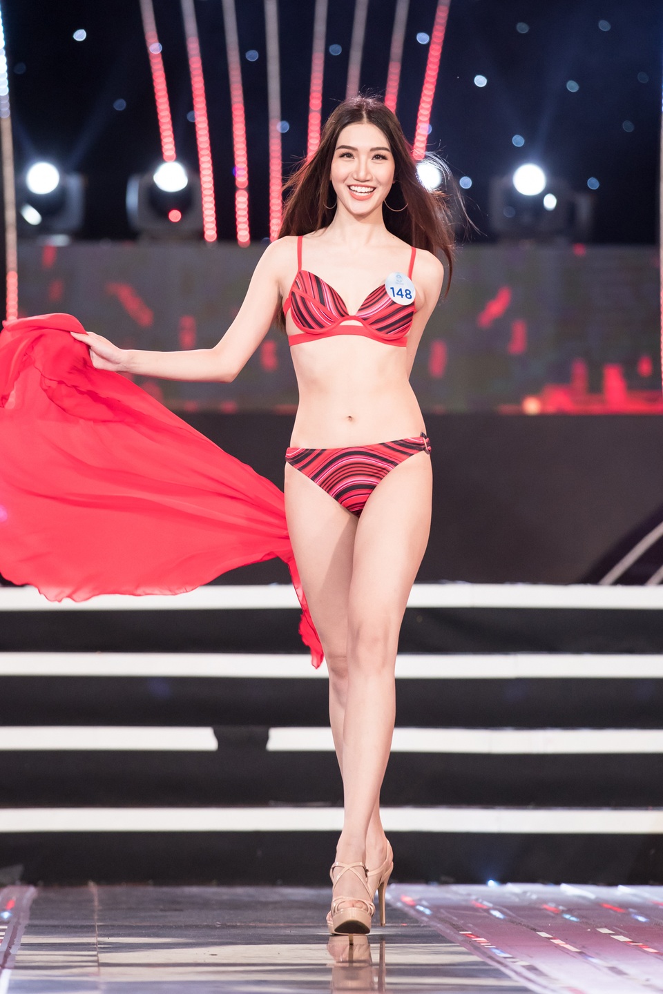 Bạn gái Trọng Đại khóc như mưa khi bị loại khỏi Miss World Việt Nam 2019 - 8 Bạn gái Trọng Đại khóc như mưa khi bị loại khỏi Miss World Việt Nam 2019 - 8