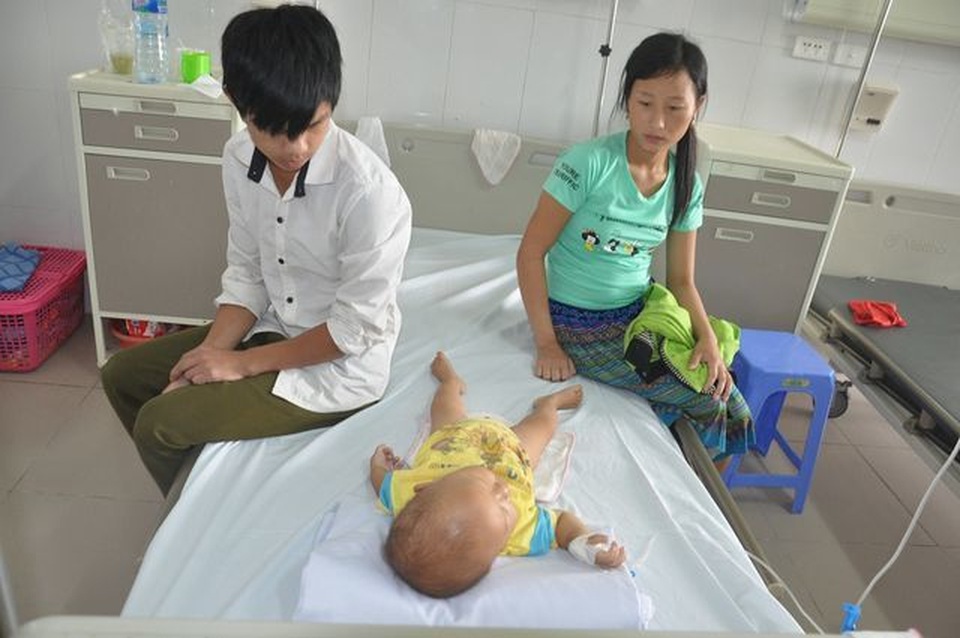 Bạn đọc Dân trí giúp đỡ cậu bé dân tộc Vàng A Hưởng hơn 209 triệu đồng - 2 Bạn đọc Dân trí giúp đỡ cậu bé dân tộc Vàng A Hưởng hơn 209 triệu đồng - 2