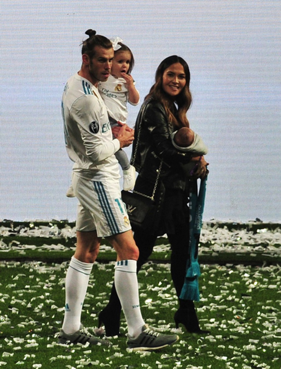 Gareth Bale bất ngờ tổ chức đám cưới với người yêu “thanh mai trúc mã” - 2 Gareth Bale bất ngờ tổ chức đám cưới với người yêu “thanh mai trúc mã” - 2
