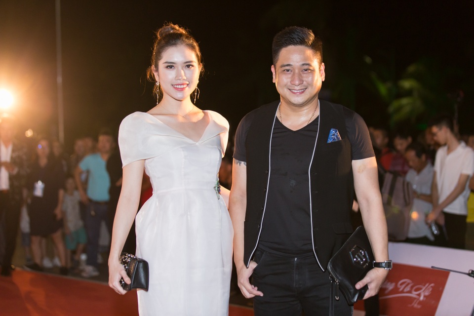 Dàn trai tài, gái sắc sải bước trên thảm đỏ Miss World Việt Nam 2019 - 12 Dàn trai tài, gái sắc sải bước trên thảm đỏ Miss World Việt Nam 2019 - 12