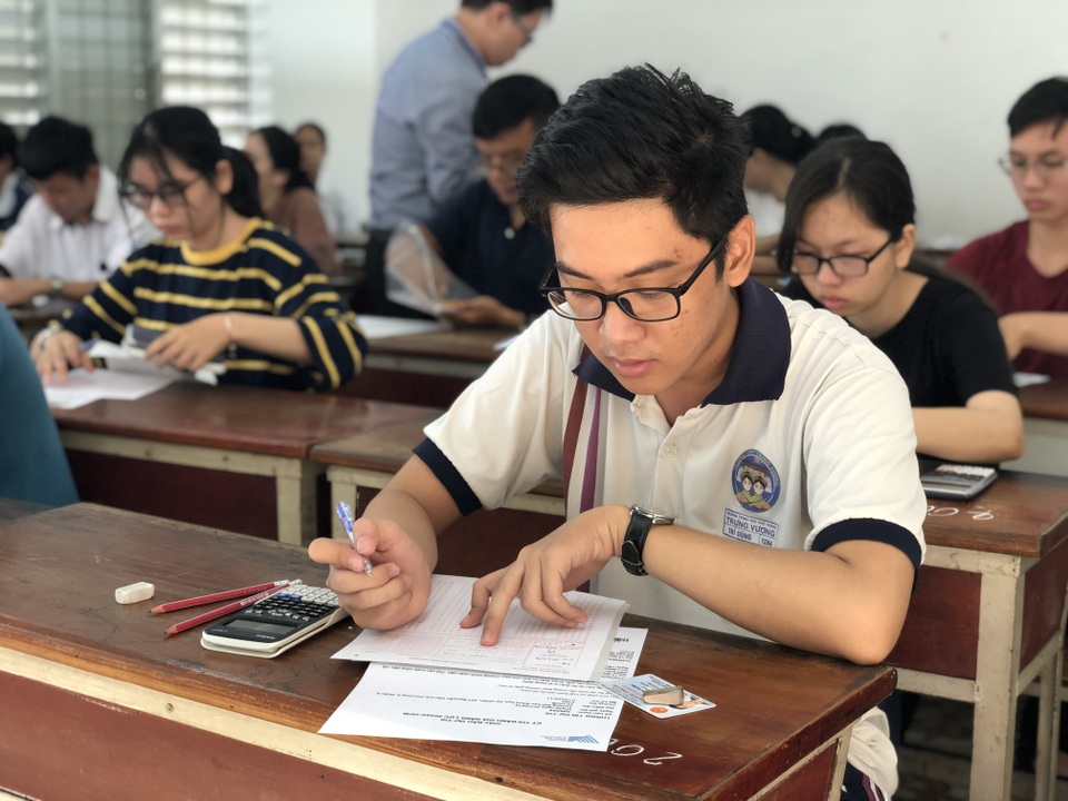 Thí sinh hai lần thi đánh giá năng lực tìm suất vào Đại học - 4 Thí sinh hai lần thi đánh giá năng lực tìm suất vào Đại học - 4