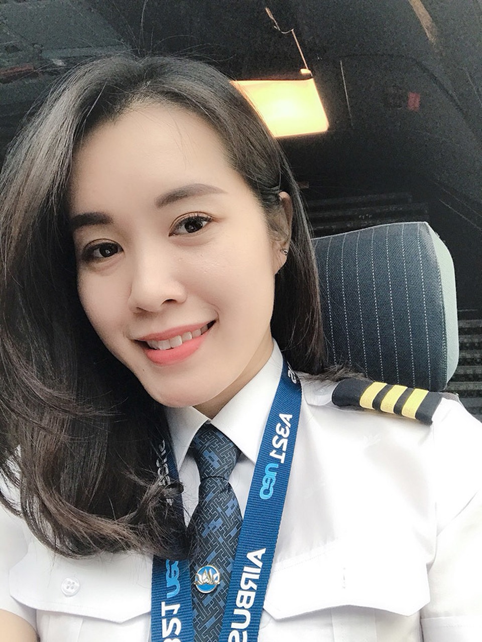 Nữ cơ phó 9x xinh đẹp: Từng không nghĩ sẽ làm phi công - 1 Nữ cơ phó 9x xinh đẹp: Từng không nghĩ sẽ làm phi công - 1
