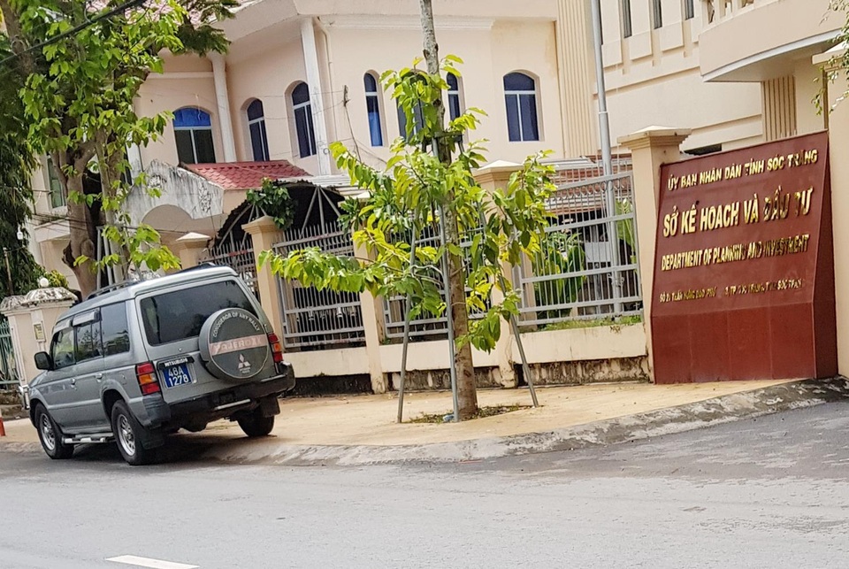 Vụ sản xuất xăng giả của đại gia Trịnh Sướng: Bắt giữ 1 nữ kế toán - 1 Vụ sản xuất xăng giả của đại gia Trịnh Sướng: Bắt giữ 1 nữ kế toán - 1