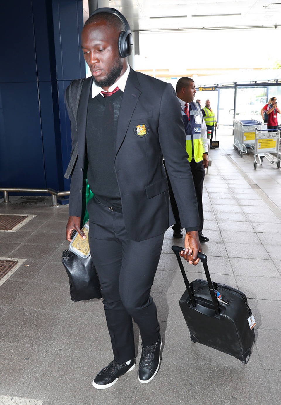 Đào tẩu bất thành, Pogba và Lukaku lầm lũi đi du đấu cùng MU - 2 Đào tẩu bất thành, Pogba và Lukaku lầm lũi đi du đấu cùng MU - 2