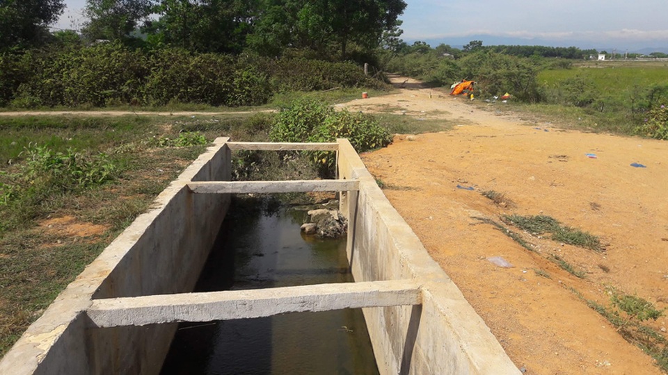 Cụ ông 80 tuổi chết dưới mương nước sau nhiều ngày mất tích - 1 Cụ ông 80 tuổi chết dưới mương nước sau nhiều ngày mất tích - 1