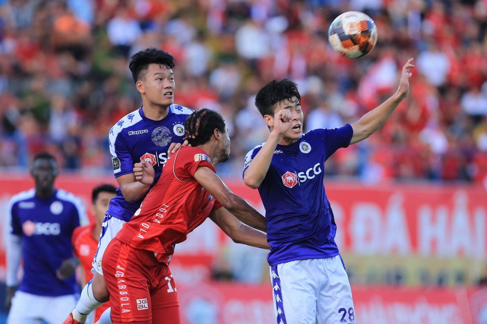 Văn Quyết lập công, CLB Hà Nội đòi lại ngôi đầu V-League - 3 Văn Quyết lập công, CLB Hà Nội đòi lại ngôi đầu V-League - 3
