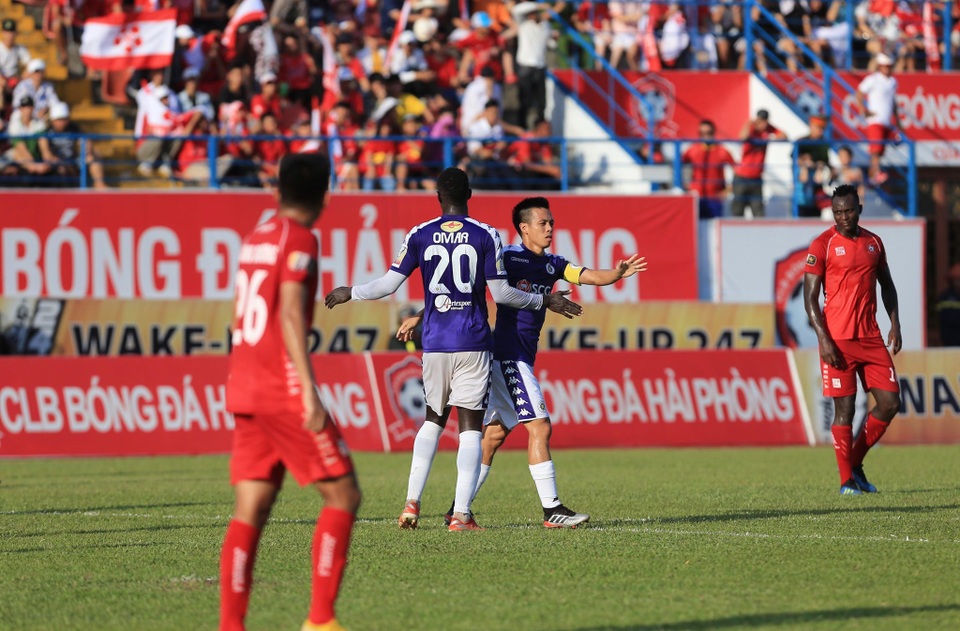 Văn Quyết lập công, CLB Hà Nội đòi lại ngôi đầu V-League - 1 Văn Quyết lập công, CLB Hà Nội đòi lại ngôi đầu V-League - 1