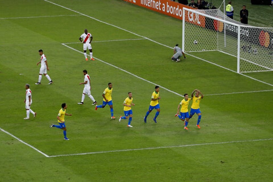 Chiến thắng trong thế thiếu người, Brazil vô địch Copa America - 11 Chiến thắng trong thế thiếu người, Brazil vô địch Copa America - 11