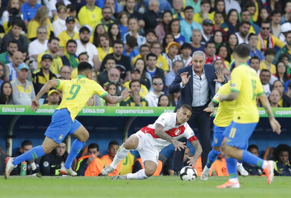Chiến thắng trong thế thiếu người, Brazil vô địch Copa America - 9 Chiến thắng trong thế thiếu người, Brazil vô địch Copa America - 9