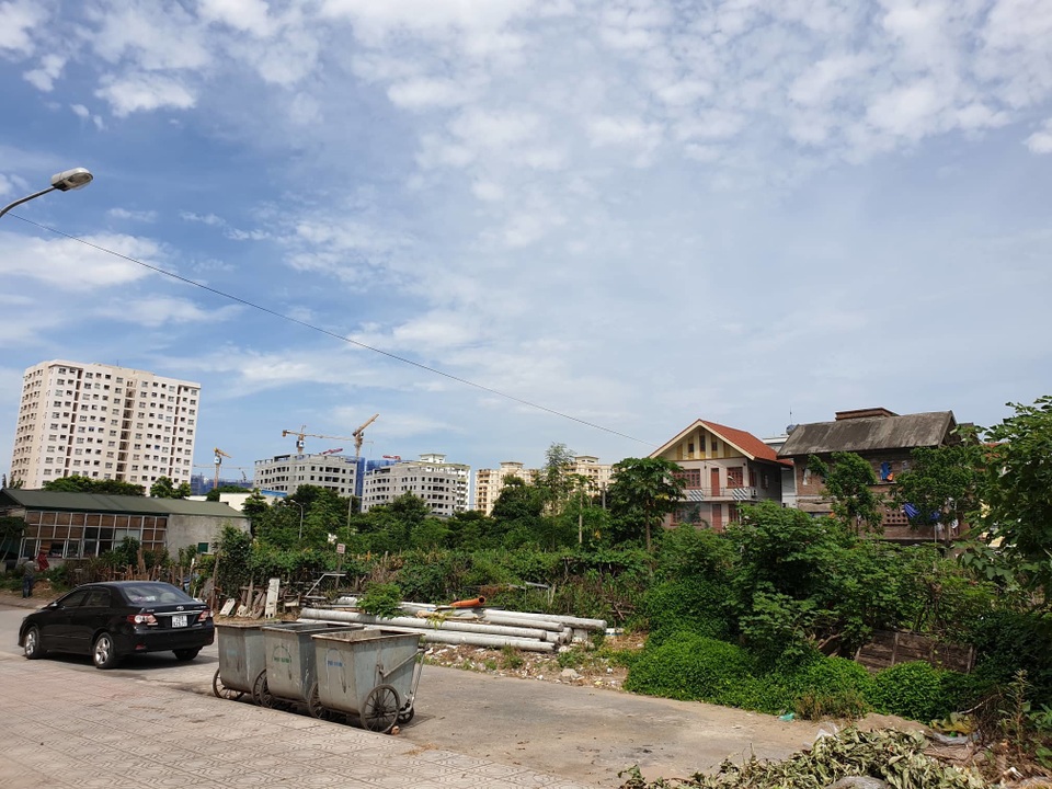 Hà Nội: Trúng đấu giá đất ở khu đô thị mới nhưng 10 năm... vẫn chưa được nhận đất - 3 Hà Nội: Trúng đấu giá đất ở khu đô thị mới nhưng 10 năm... vẫn chưa được nhận đất - 3