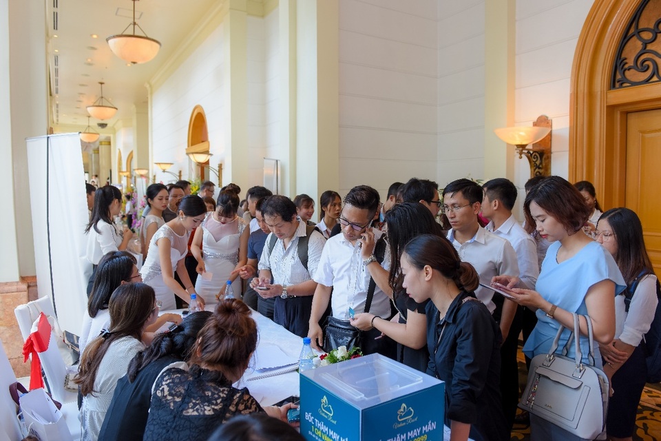 Vedana Resort: Khách đặt cọc giữ chỗ hết giỏ hàng trong lễ giới thiệu giai đoạn 1 - 2 Vedana Resort: Khách đặt cọc giữ chỗ hết giỏ hàng trong lễ giới thiệu giai đoạn 1 - 2