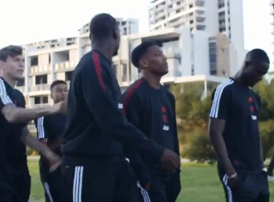 Pogba và Lingard tranh cãi nảy lửa khi đi du đấu - 1 Pogba và Lingard tranh cãi nảy lửa khi đi du đấu - 1