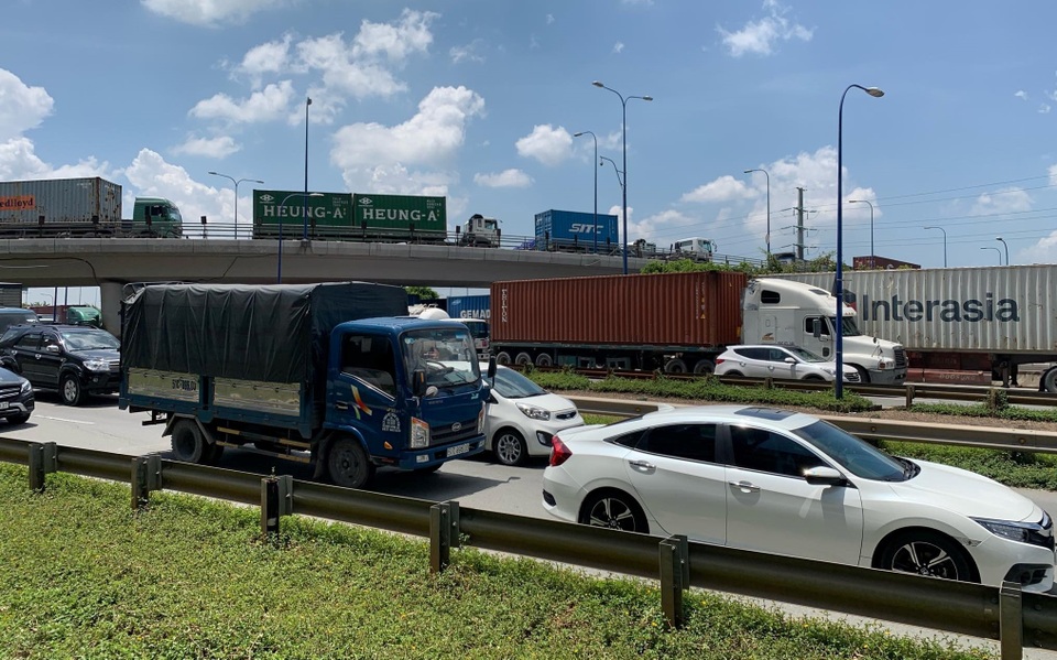 Xác định “thủ phạm” gây hỗn loạn giao thông phía Đông Sài Gòn - 2 Xác định “thủ phạm” gây hỗn loạn giao thông phía Đông Sài Gòn - 2