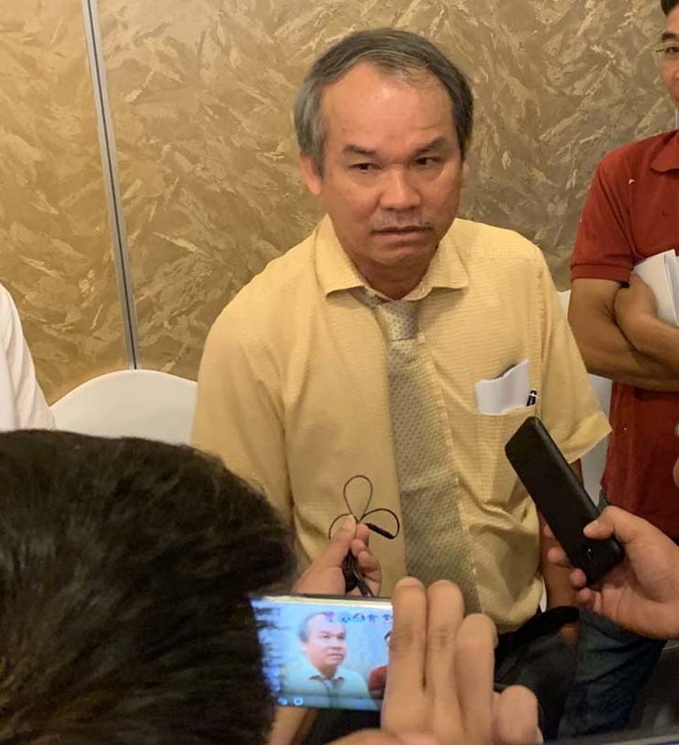 Bầu Đức, CLB TPHCM và bầu Hiển - 1