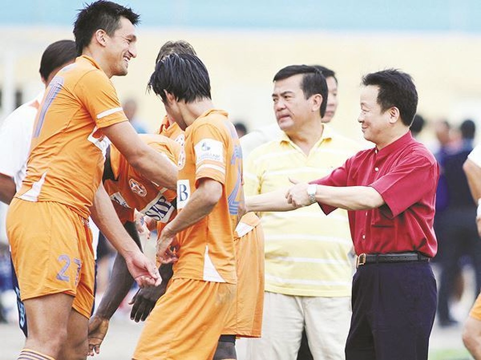 Bầu Đức, CLB TPHCM và bầu Hiển - 3