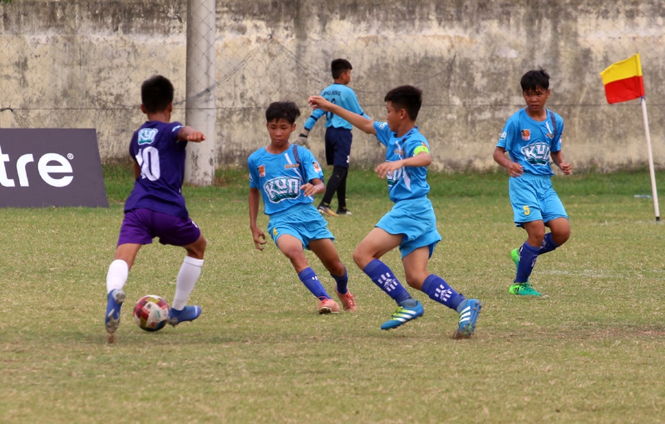 Xác định các đội vào tứ kết giải bóng đá Thiếu niên toàn quốc - 2