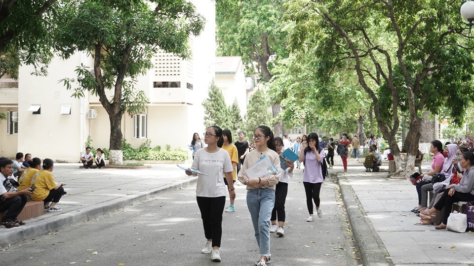 Chiến thắng của đội tuyển bóng đá Việt Nam vào đề thi Năng khiếu Ảnh báo chí 2019 - 3 Chiến thắng của đội tuyển bóng đá Việt Nam vào đề thi Năng khiếu Ảnh báo chí 2019 - 3
