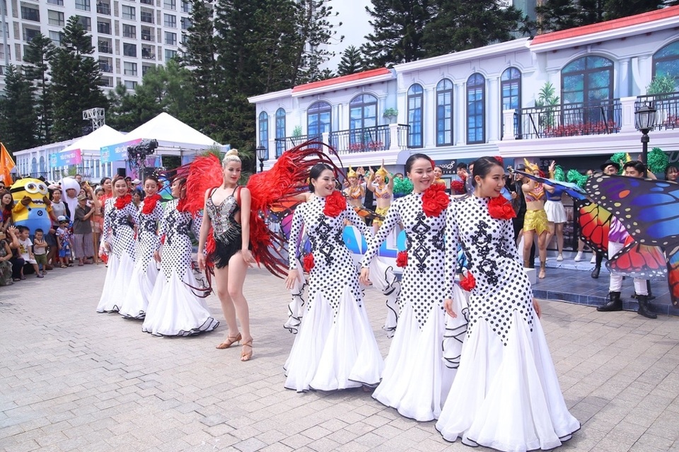 Chuỗi sự kiện Grand World Carnival 2019 thu hút quan tâm của nhà đầu tư 2 miền Nam - Bắc - 5 Chuỗi sự kiện Grand World Carnival 2019 thu hút quan tâm của nhà đầu tư 2 miền Nam - Bắc - 5