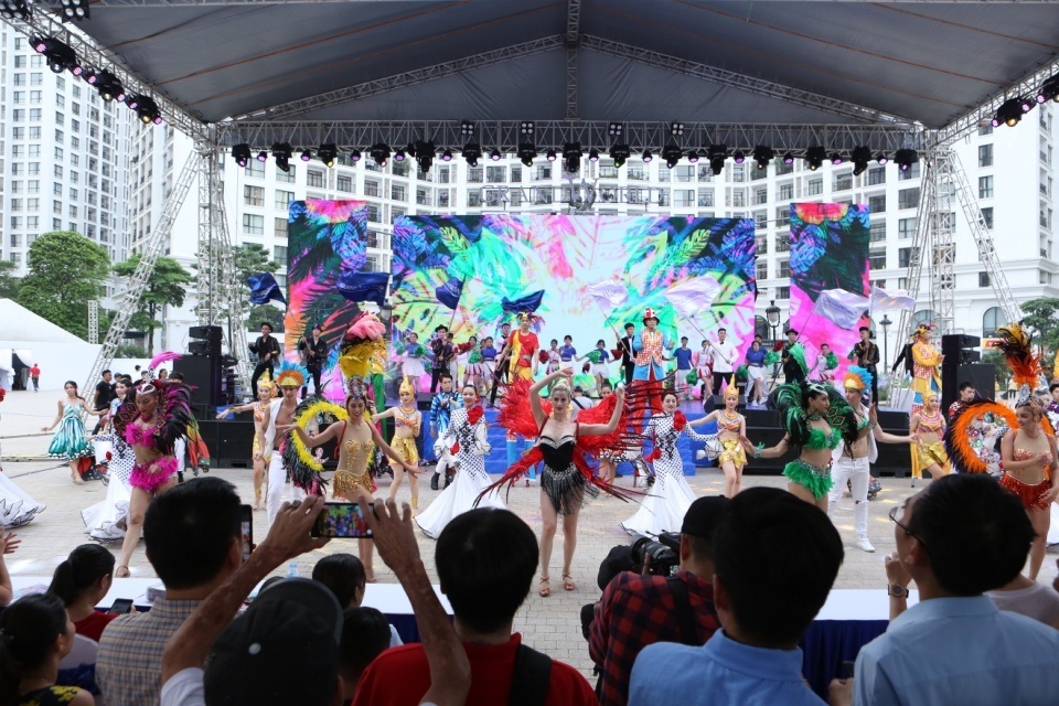 Chuỗi sự kiện Grand World Carnival 2019 thu hút quan tâm của nhà đầu tư 2 miền Nam - Bắc - 6 Chuỗi sự kiện Grand World Carnival 2019 thu hút quan tâm của nhà đầu tư 2 miền Nam - Bắc - 6