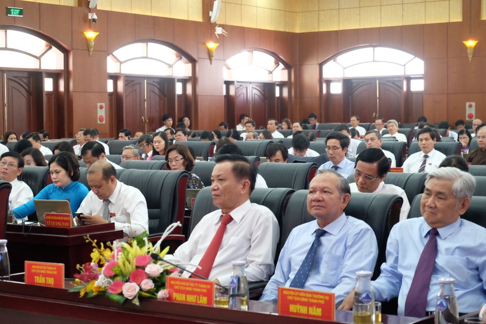 Chủ tịch HĐND TP Đà Nẵng: “Một số cán bộ còn làm việc cầm chừng - 3 Chủ tịch HĐND TP Đà Nẵng: “Một số cán bộ còn làm việc cầm chừng - 3