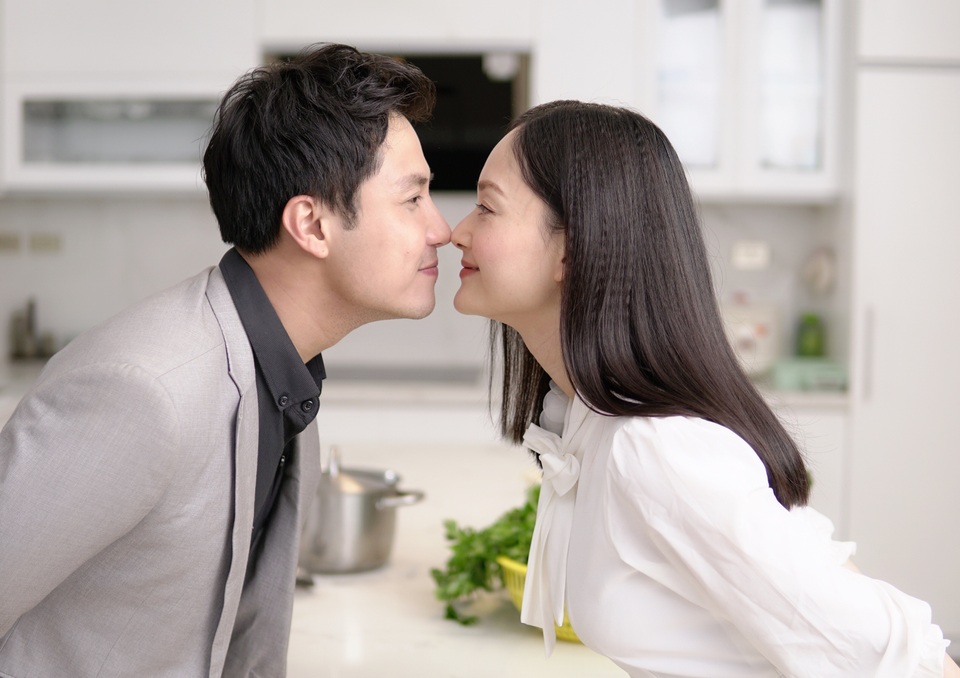 Lan Phương kể hậu trường “Nàng dâu order”: Cho con bú, nude dưới cái lạnh 5 độ - 6 Lan Phương kể hậu trường “Nàng dâu order”: Cho con bú, nude dưới cái lạnh 5 độ - 6
