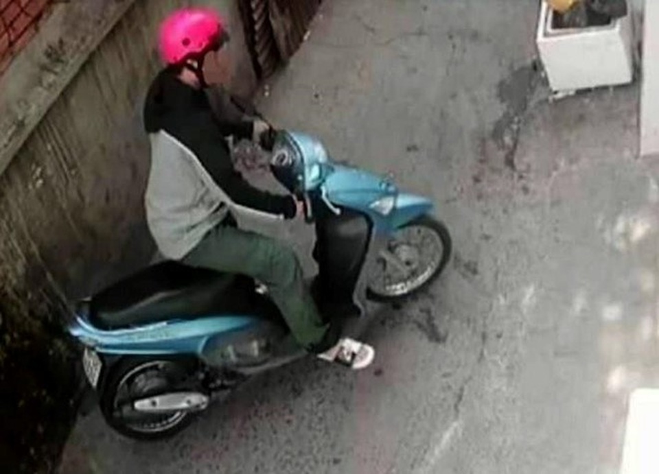 Phát hiện thi thể nghi can sát hại nữ sinh ở kênh Nhiêu Lộc - 1 Phát hiện thi thể nghi can sát hại nữ sinh ở kênh Nhiêu Lộc - 1