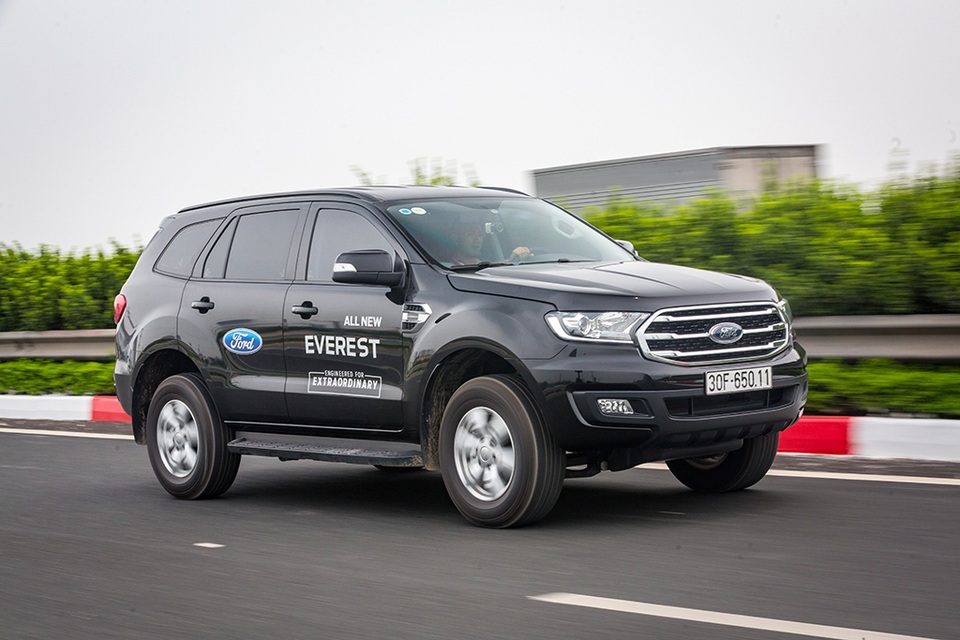 Thử thách chạy Ford Everest với một bình dầu: Hơn cả kỳ vọng! - 1 Thử thách chạy Ford Everest với một bình dầu: Hơn cả kỳ vọng! - 1