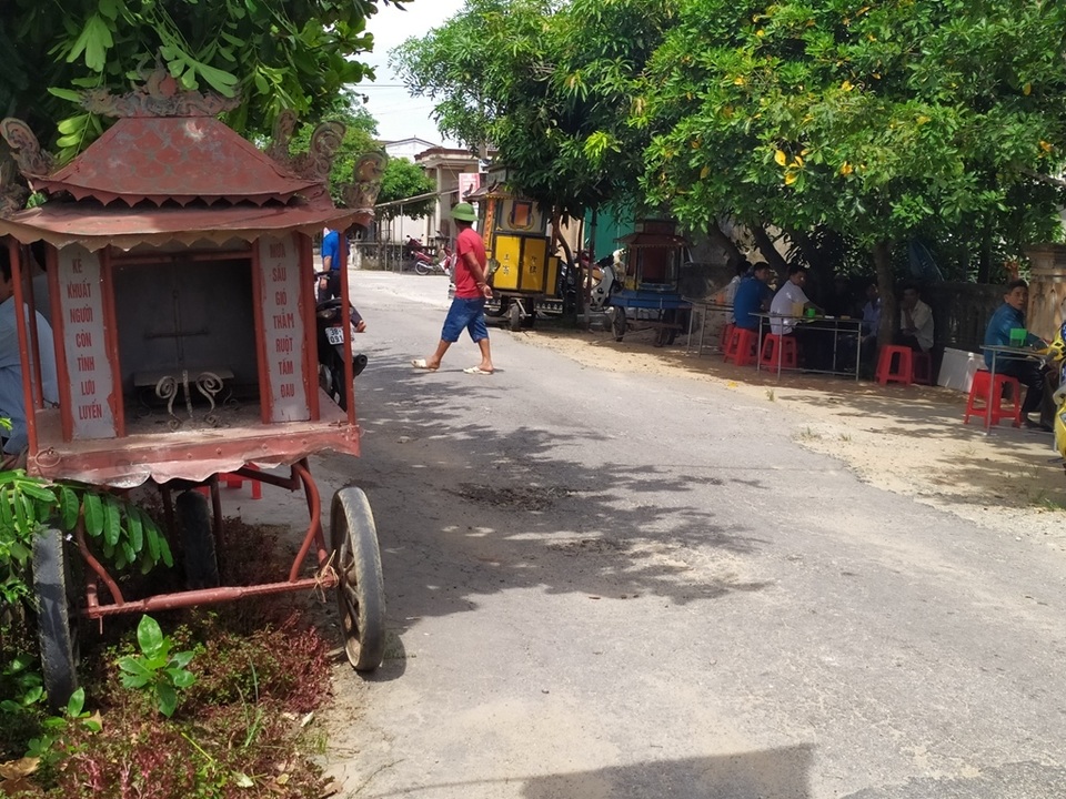 Đau thương 3 đám tang trên một con đường - 1 Đau thương 3 đám tang trên một con đường - 1