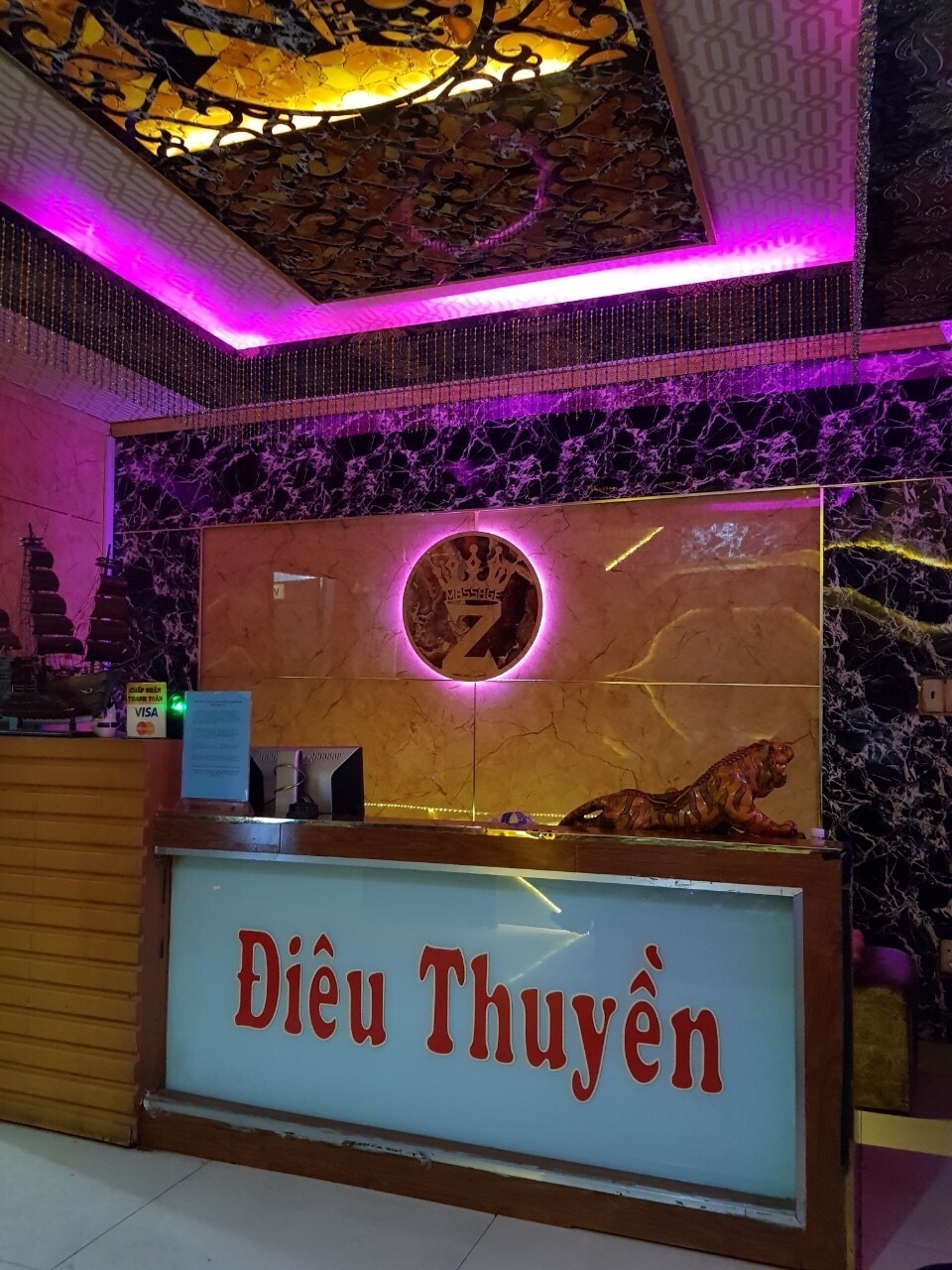 Dịch vụ massage kích dục “vua đặc biệt” 1 suất giá 13 triệu đồng ở Sài Gòn Dịch vụ massage kích dục “vua đặc biệt” 1 suất giá 13 triệu đồng ở Sài Gòn