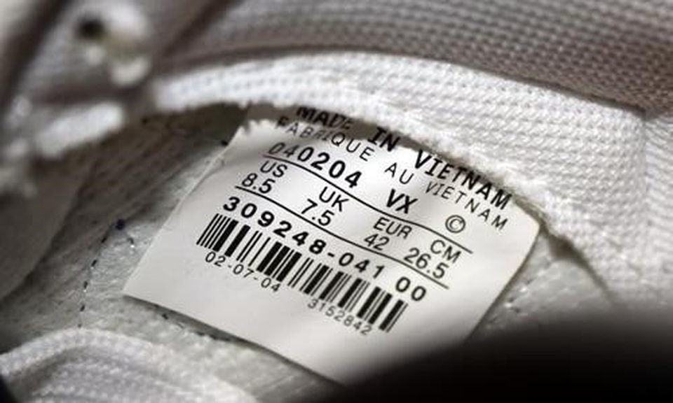 Vì sao dân buôn đua nhau nhập hàng ngoại về đội lốt “made in Vietnam”? - 1 Vì sao dân buôn đua nhau nhập hàng ngoại về đội lốt “made in Vietnam”? - 1