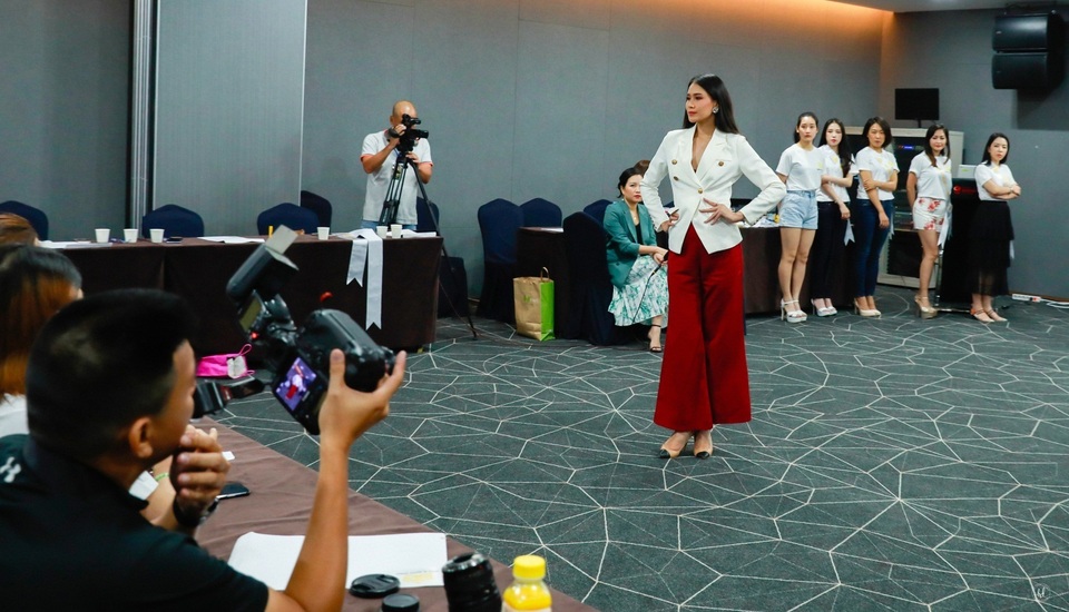 Hồ Oanh Yến xuất sắc đăng quang Queen Of Beauty World 2019 - 2 Hồ Oanh Yến xuất sắc đăng quang Queen Of Beauty World 2019 - 2