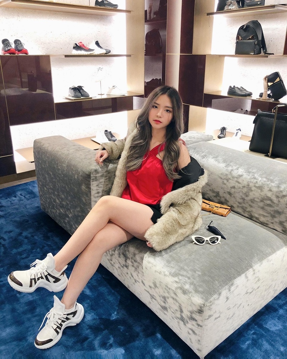 Hot girl 19 tuổi tự sắm ô tô: “Mỗi ngày ngủ 4-5 tiếng, không dám đi làm trễ 1 phút” - 4 Hot girl 19 tuổi tự sắm ô tô: “Mỗi ngày ngủ 4-5 tiếng, không dám đi làm trễ 1 phút” - 4
