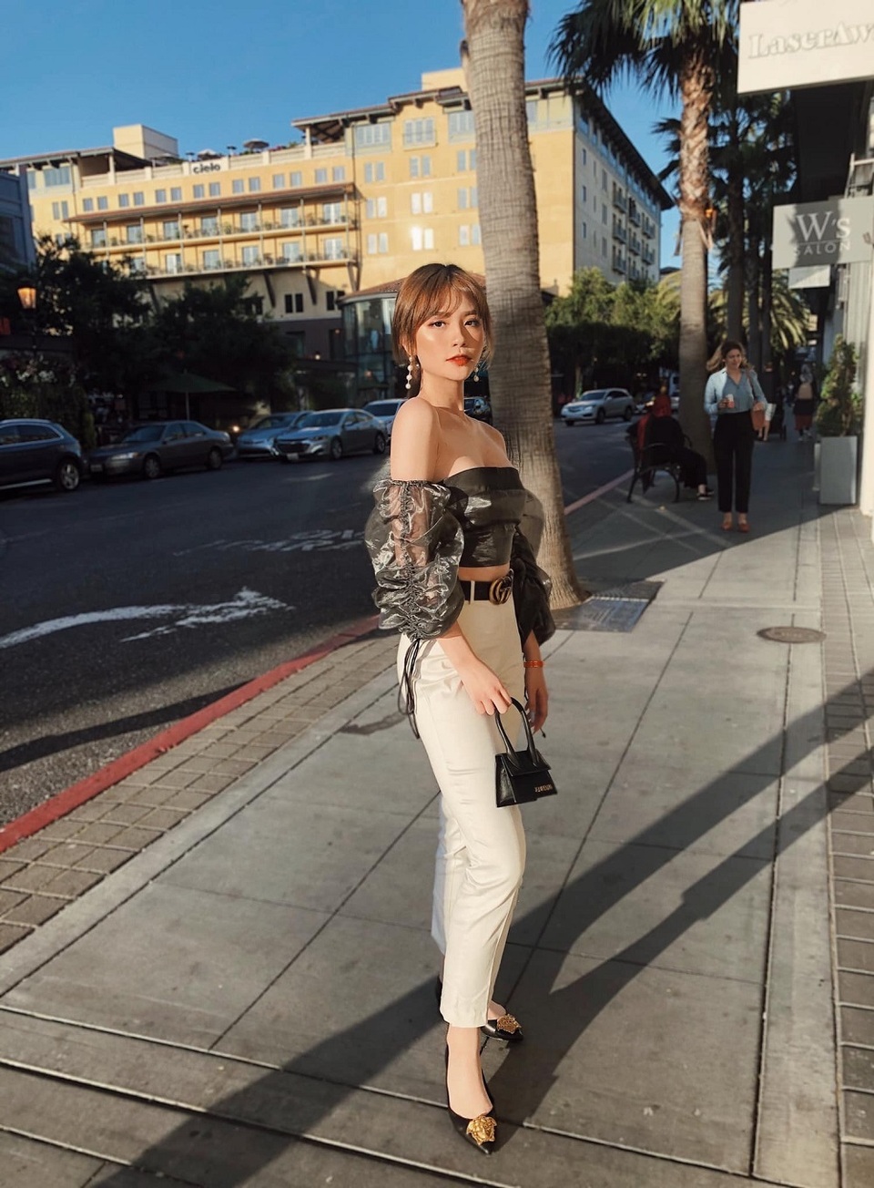 Hot girl 19 tuổi tự sắm ô tô: “Mỗi ngày ngủ 4-5 tiếng, không dám đi làm trễ 1 phút” - 7 Hot girl 19 tuổi tự sắm ô tô: “Mỗi ngày ngủ 4-5 tiếng, không dám đi làm trễ 1 phút” - 7