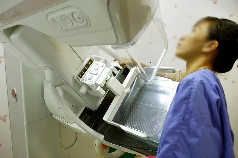 Vô tình sờ ngực, cô gái trẻ 29 tuổi chưa chồng sốc vì phát hiện khối u vú - 1 Vô tình sờ ngực, cô gái trẻ 29 tuổi chưa chồng sốc vì phát hiện khối u vú - 1