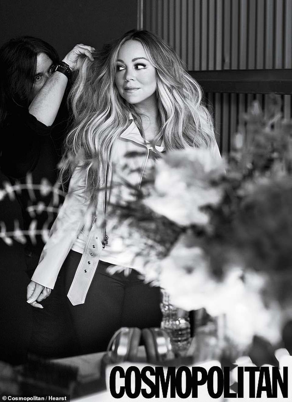 Mariah Carey tiết lộ cuộc hôn nhân đầu tiên như ngục tù - 4 Mariah Carey tiết lộ cuộc hôn nhân đầu tiên như ngục tù - 4