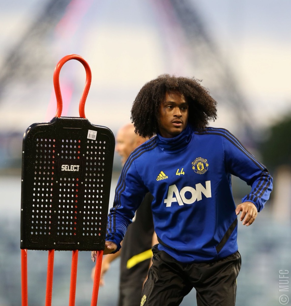 Các tân binh đắt giá tập luyện cùng Man Utd tại Australia - 13 Các tân binh đắt giá tập luyện cùng Man Utd tại Australia - 13