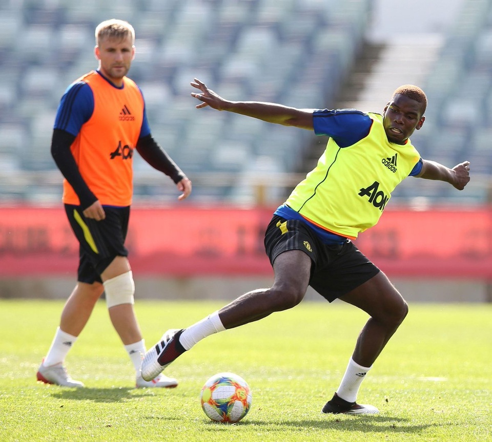 Các tân binh đắt giá tập luyện cùng Man Utd tại Australia - 15 Các tân binh đắt giá tập luyện cùng Man Utd tại Australia - 15
